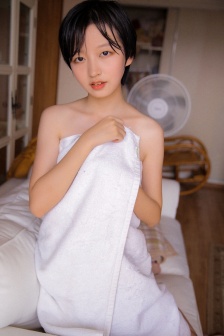 《新婚夜植物人老公亲哭我》